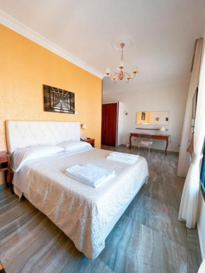  NeapolitanTrips Hotel  Неаполь